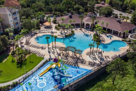 Children's waterpark and zero entry pool at Windsor Hills