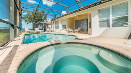 Amazing south facing pool and spa at 5 Bedroom Villa at Windsor Hills Resort in Kissimmee.