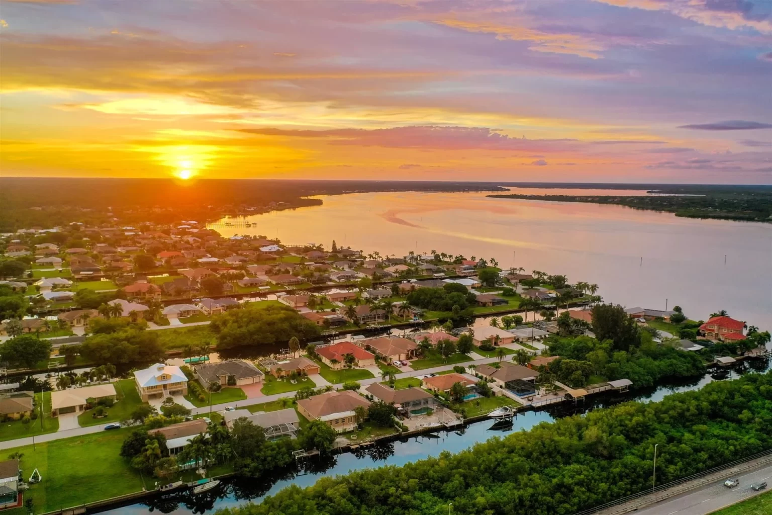 Charlotte Harbor holiday villas with view of Myakka River