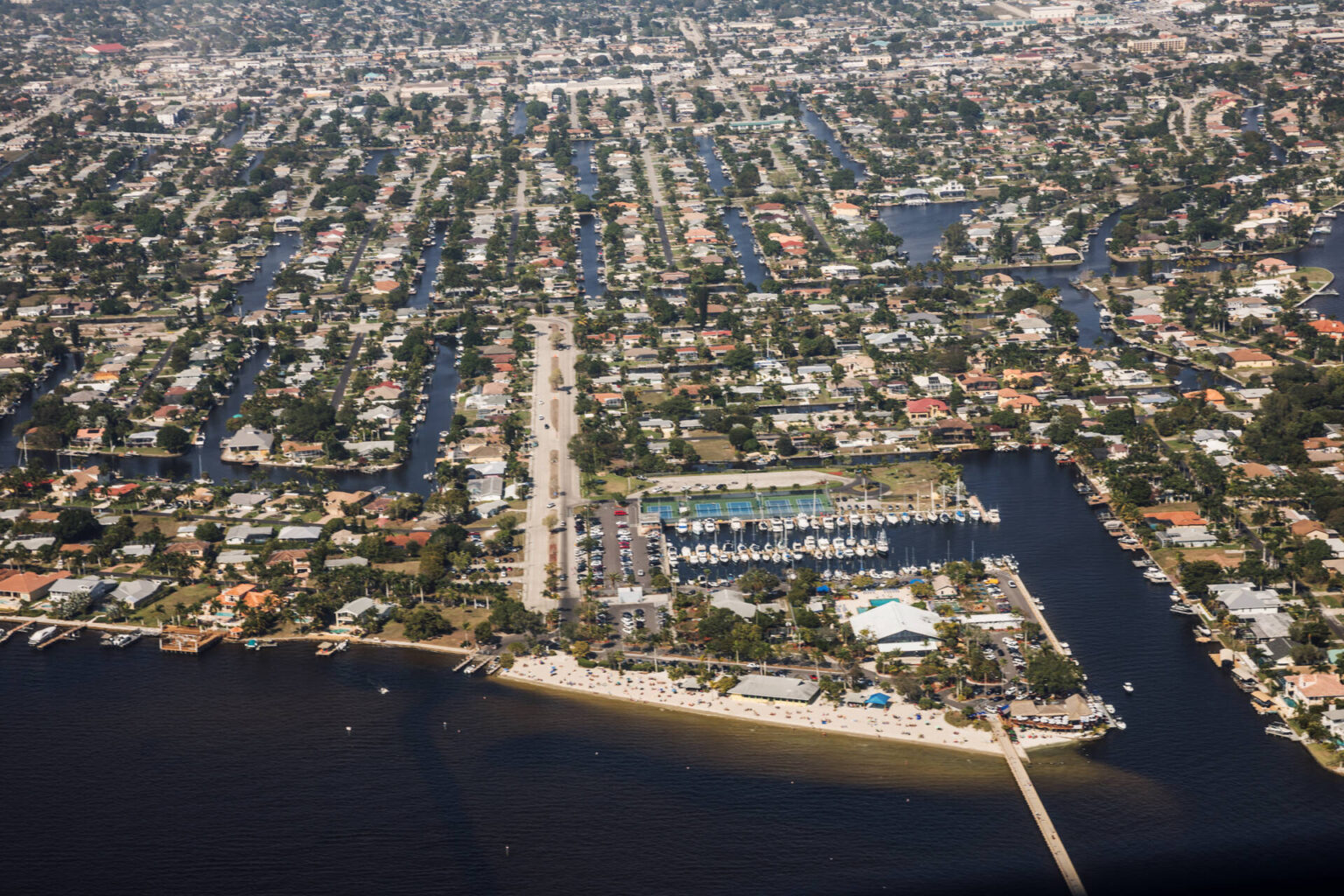 Holiday villas, inland waterways and marina in Cape Coral