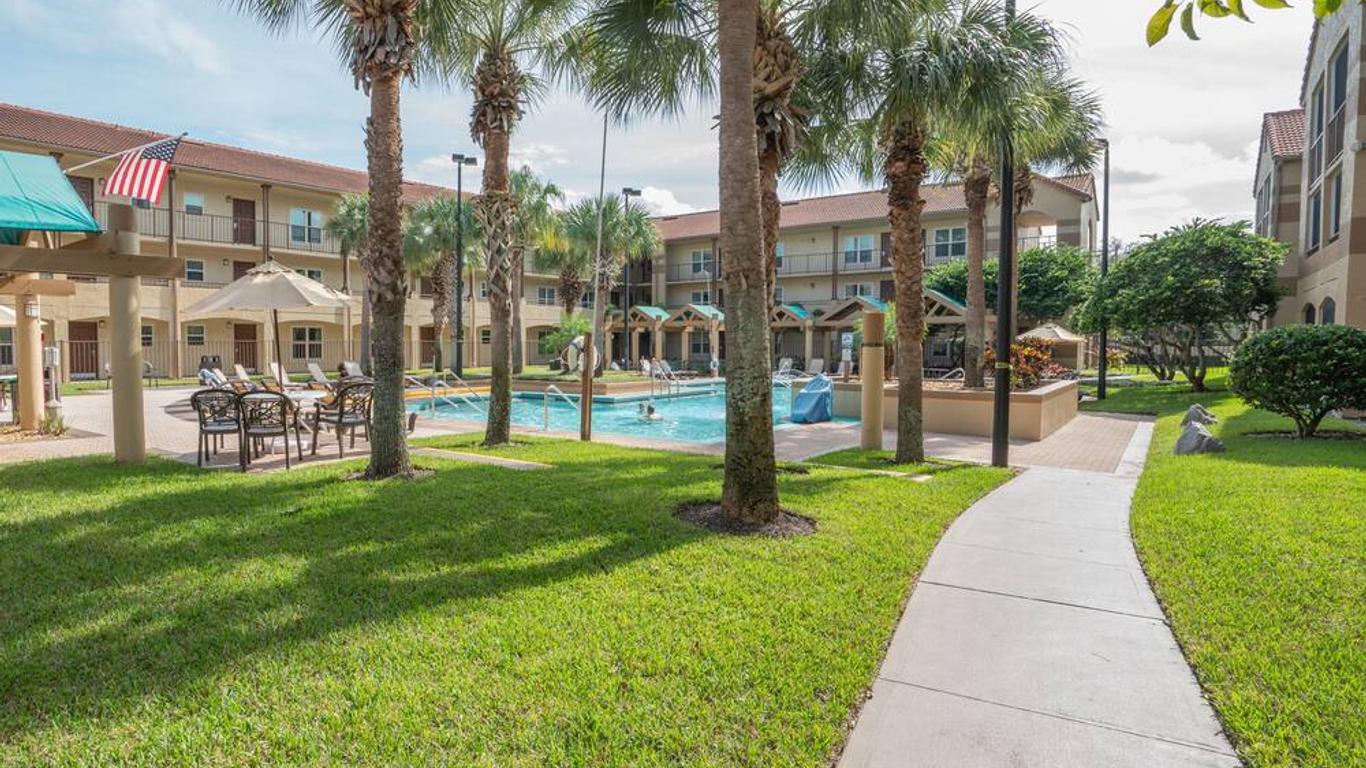 Blue Tree Resort, Lake Buena Vista. Just 1 mile from Disney Springs.